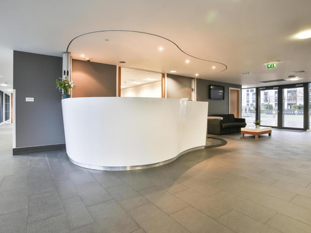 Sterling Court In Wembley Лондон Екстер'єр фото